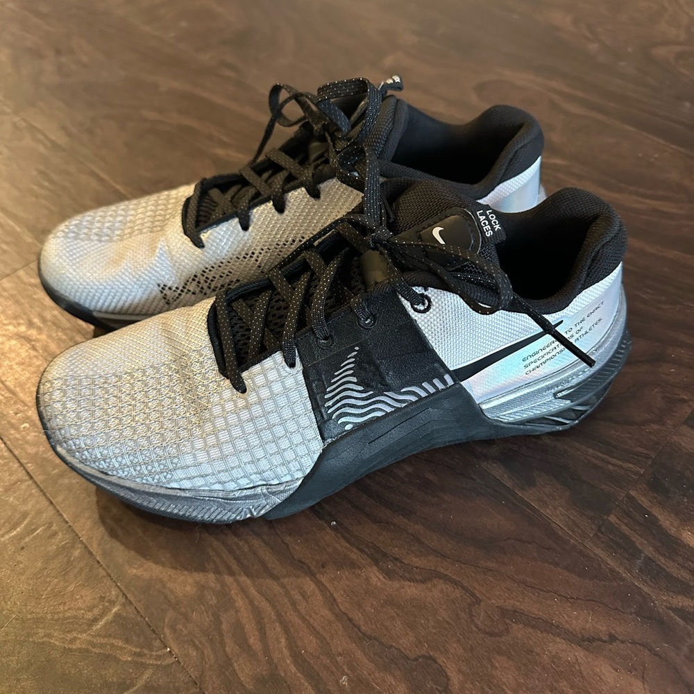 Nike Metcon 8 - Women’s 9.5